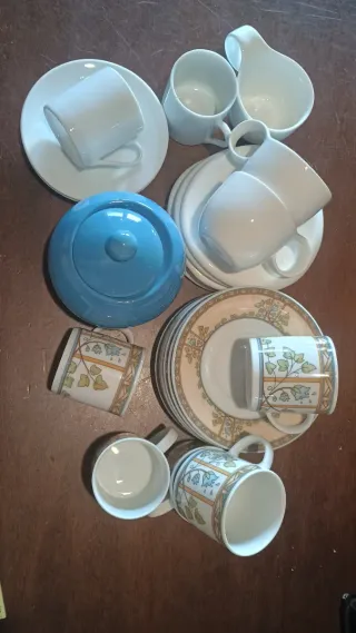 Tazzine caffè piattini e zuccheriera in porcellana