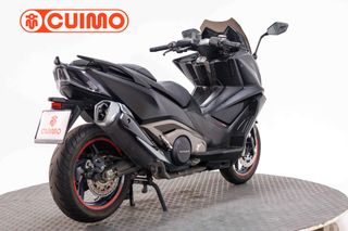 KYMCO AK 550