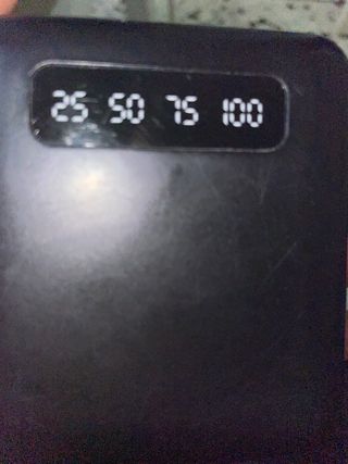 Cargador Portátil con Cables Integrados