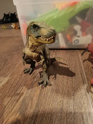 Dinosaurio de juguete T-Rex
