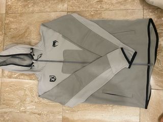 Chaqueta Venum X Foot Korner Gris