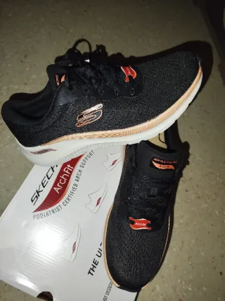 Zapatillas Skechers Air-Cooled Negro/Dorado