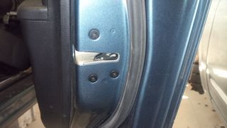 CERRADURA PUERTA DELANTERA DERECHA MAZDA 3 BERLINA (BL)