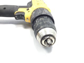 taladro a bateria dewalt dcd776