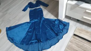 Abito da sera blu,mai indossato.. a sirena