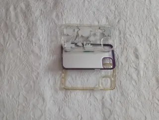 3 Fundas iPhone 13 Crayon Shin-chan