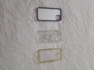 3 Fundas iPhone 13 Crayon Shin-chan