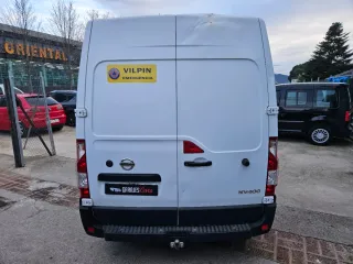 Nissan NV400 2020