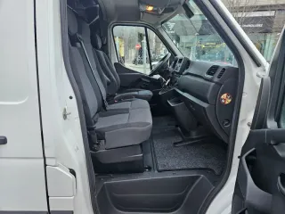 Nissan NV400 2020
