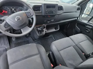 Nissan NV400 2020