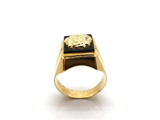 sello oro 18k con piedra con onix