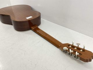 guitarra acustica admira paloma