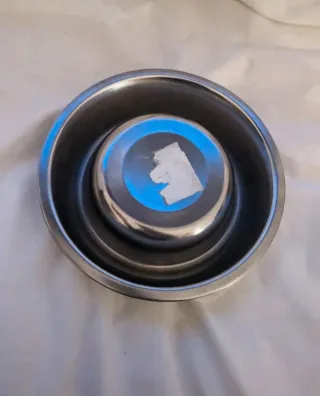 Comedero para perro de acero inoxidable sin uso