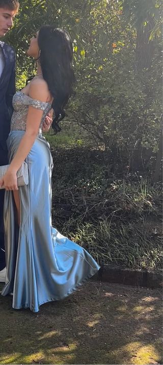 Vestido largo de fiesta celeste