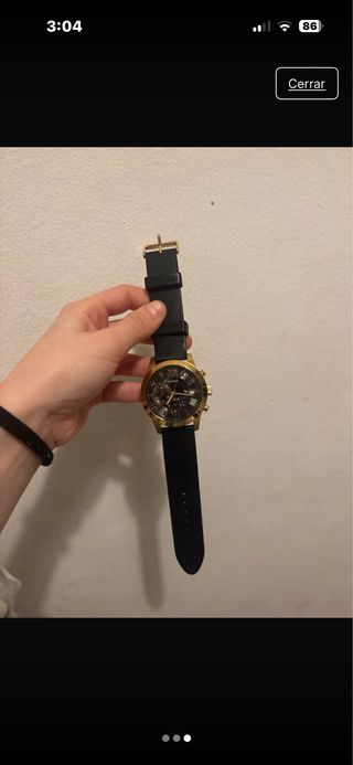 Reloj Guess Negro y Dorado