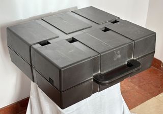 Máquina de escribir Olivetti Studio 46 con maleta