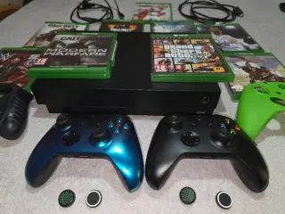 Xbox One X 1TB + 2 Mandos + Juegos