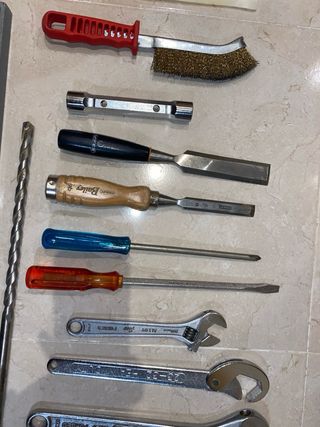 Lote de 18 herramientas variadas