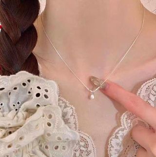 Collar de plata con perla