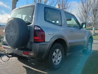 Mitsubishi Montero 2003