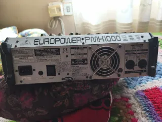 Console audio Behringer Europower PMH1000