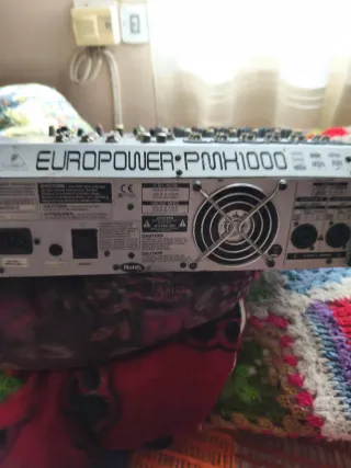 Console audio Behringer Europower PMH1000