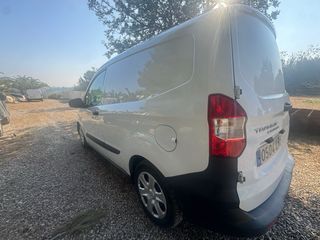 Ford Transit Courier 2021