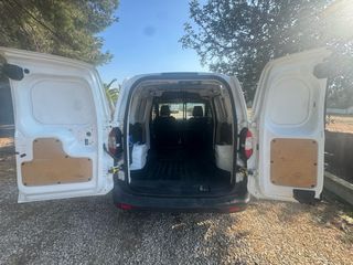 Ford Transit Courier 2021