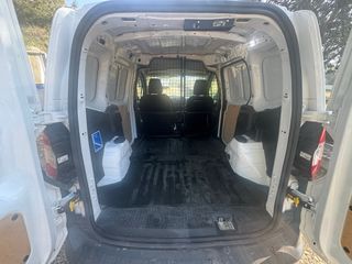 Ford Transit Courier 2021