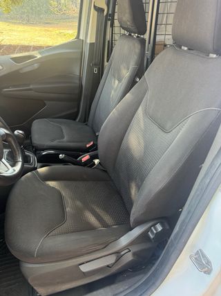 Ford Transit Courier 2021