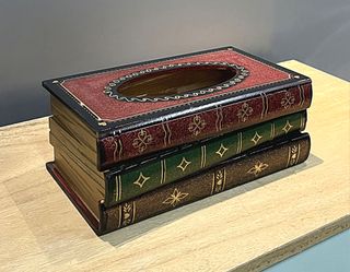 Dispensador pañuelos madera libros