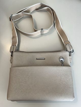 Bolso bandolera beige y plateado