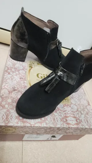 Botines Giko Piel Negros Tacon