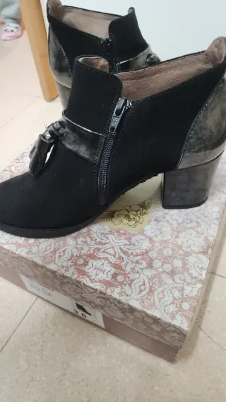 Botines Giko Piel Negros Tacon