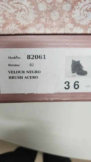 Botines Giko Piel Negros Tacon