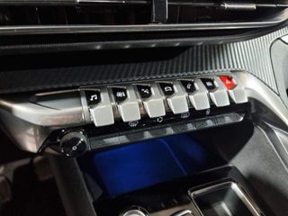 PEUGEOT 5008 Allure 1.5 BlueHDi 130 S&S EAT8