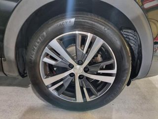 PEUGEOT 5008 Allure 1.5 BlueHDi 130 S&S EAT8