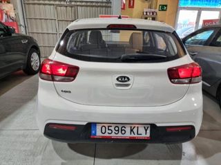 KIA Rio 1.2 CVVT Concept