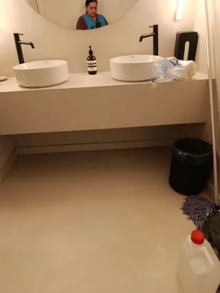 Ofrezco servicio de limpieza general y cristales