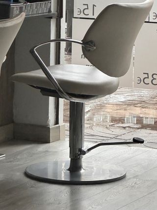 6 Sillas de Peluquería Blancas