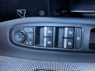 RENAULT Renault 4 E-Tech eléctrico Renault 4 E-Tech Iconiq autonomía confort 110kW