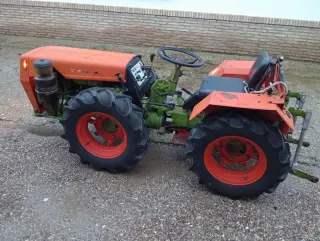 Tractor Agria 8900DE Naranja