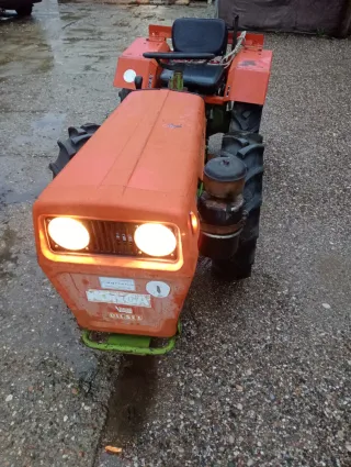Tractor Agria 8900DE Naranja