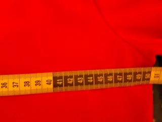 Camisa fucsia con volantes y chorreras