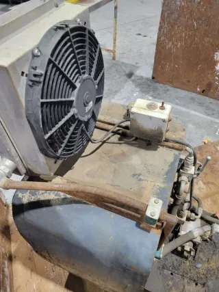 Depósito Aceite Hidráulico con Ventilador