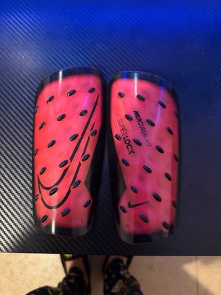 Espinilleras Nike Mercurial Lite Superlock