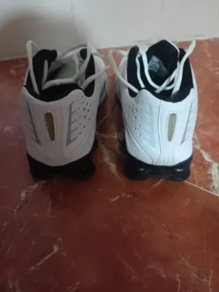 Botines Nike Blancos y Negros