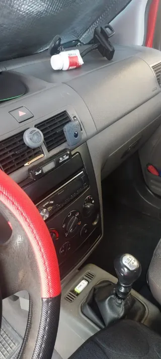 Ford E-Tourneo Courier 2004