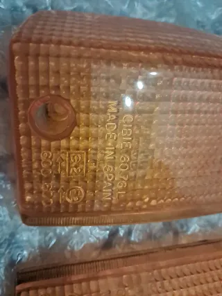 RENAULT 14. JUEGO DE TULIPAS DELANTERAS.