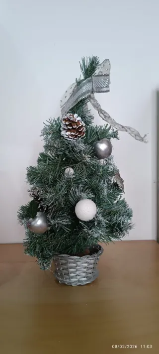 Piccolo Albero Natale Decorato Argento